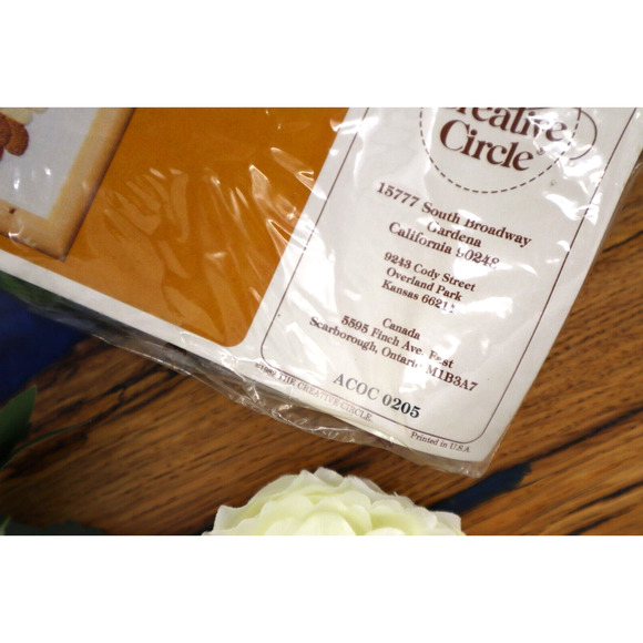 Vintage 1982 The Creative Circle Crewel Kit Needlework Popcorn and Donuts 0210 - Picture 3 of 4